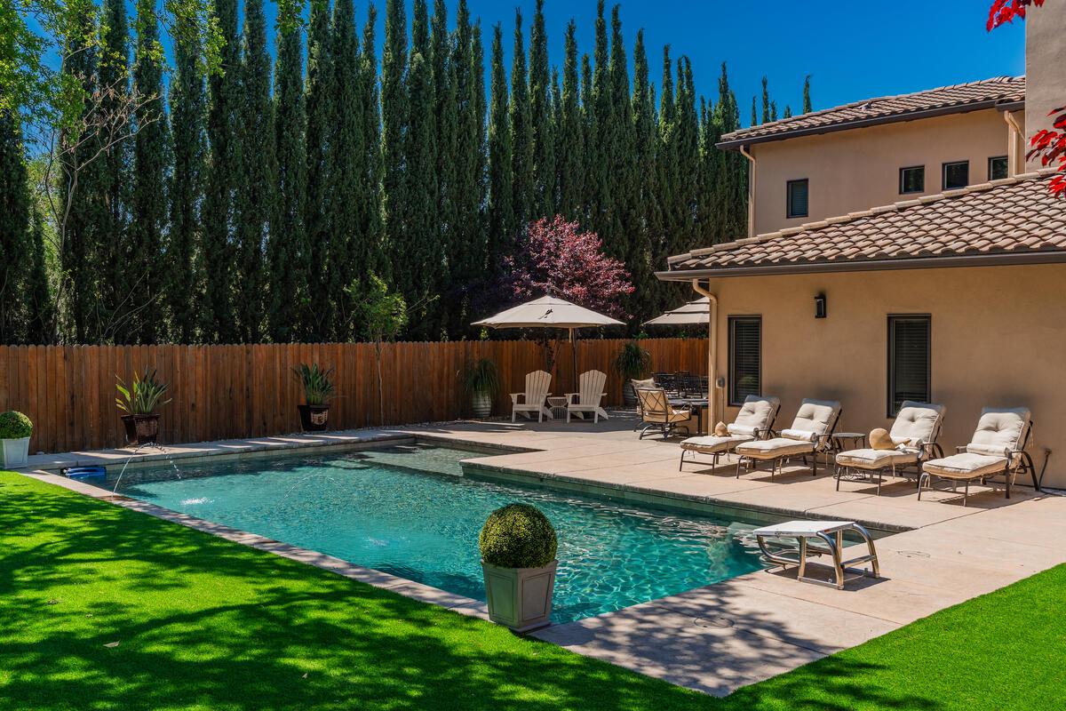 6921 Fallsbrook Court