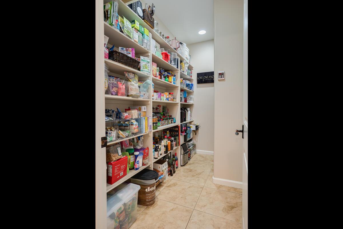 6921 Fallsbrook Court