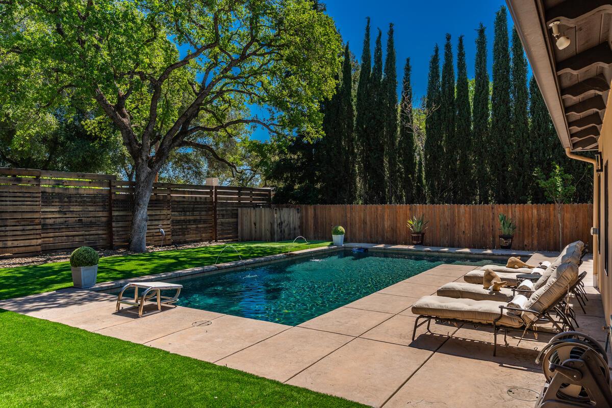 6921 Fallsbrook Court