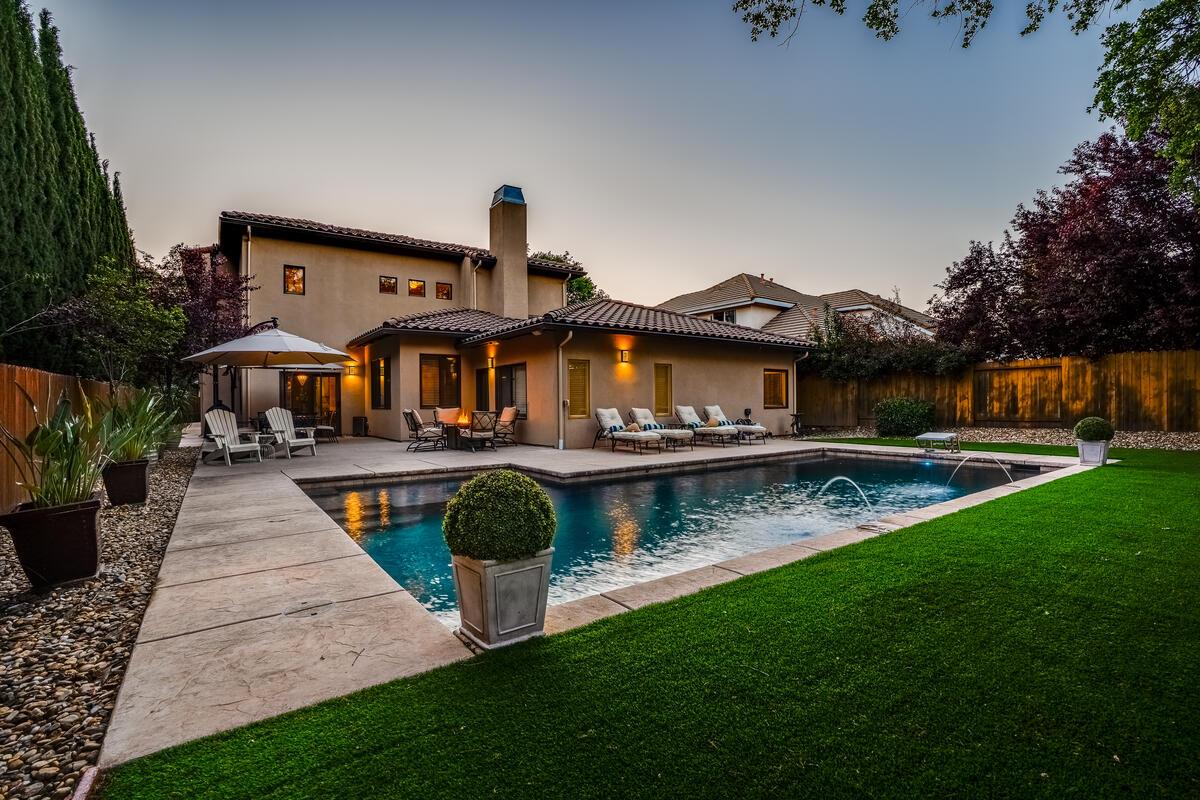 6921 Fallsbrook Court