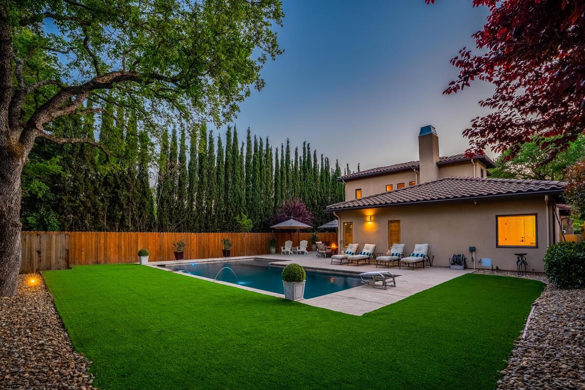 6921 Fallsbrook Court