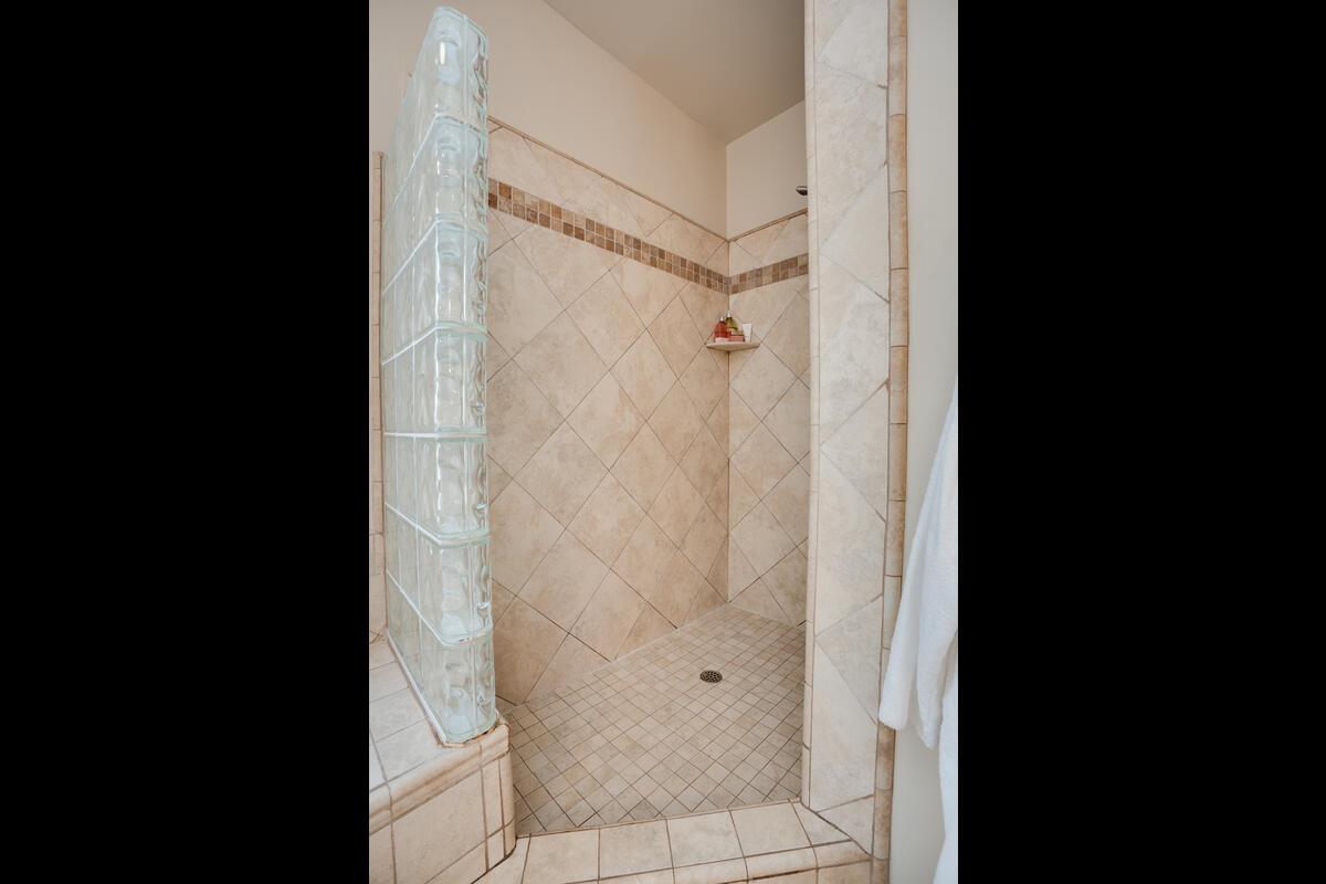 6921 Fallsbrook Court