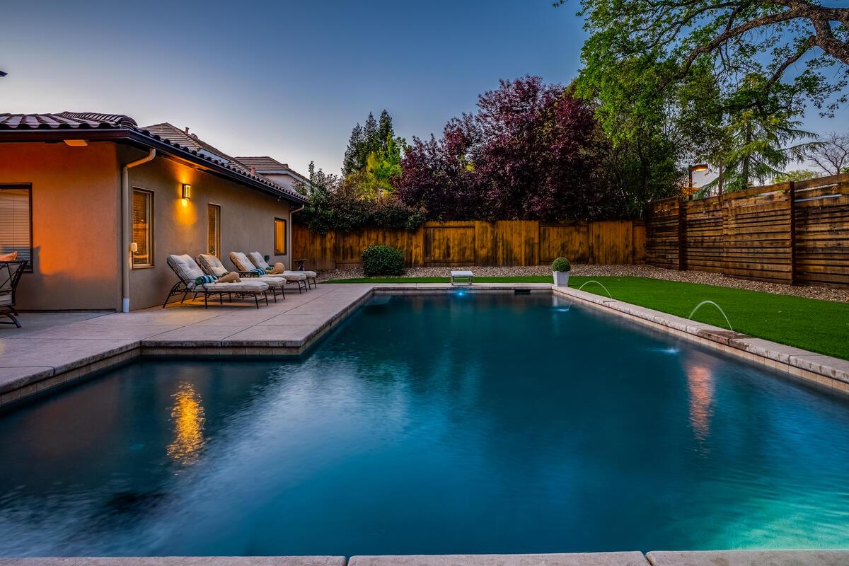 6921 Fallsbrook Court