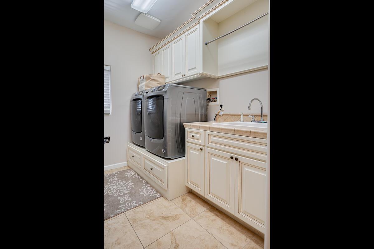 6921 Fallsbrook Court