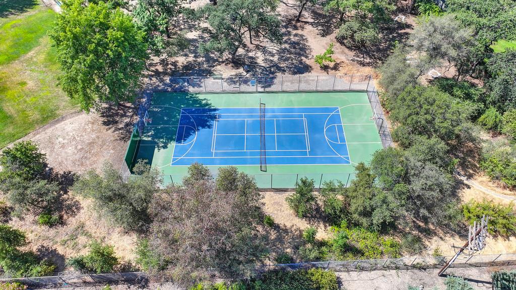 6222 Lou Court