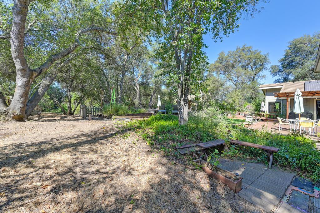 6222 Lou Court