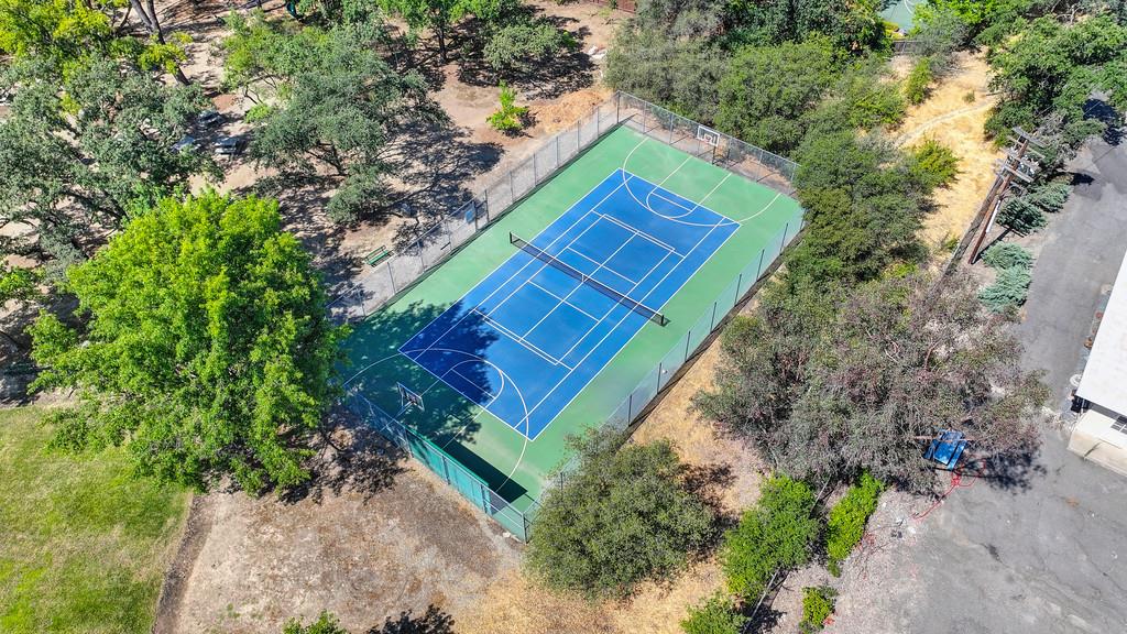 6222 Lou Court