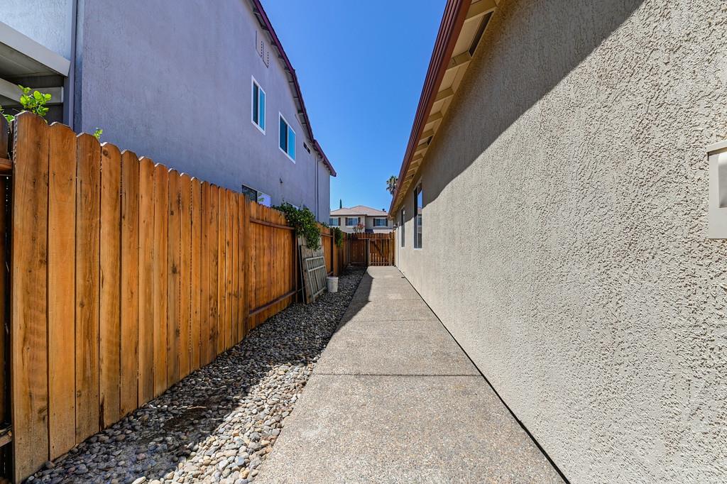 6820 Saddle Horse Way