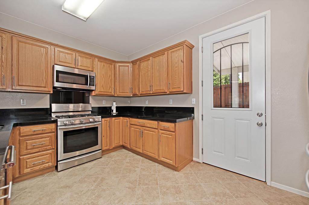 6820 Saddle Horse Way