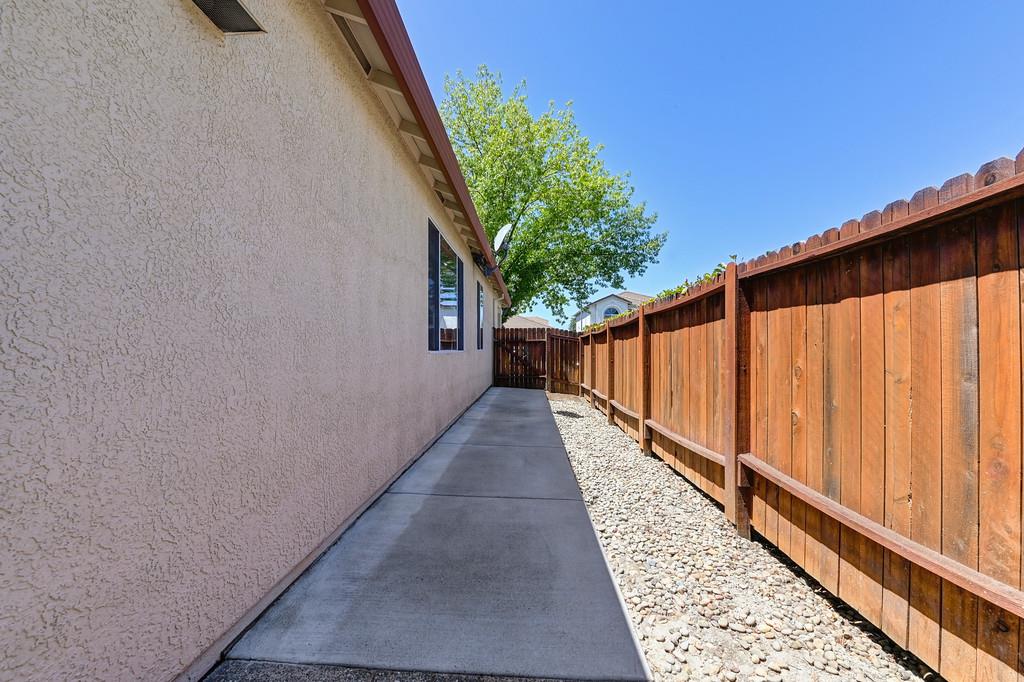 6820 Saddle Horse Way