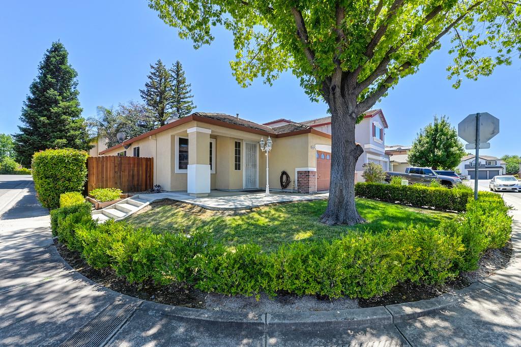 6820 Saddle Horse Way