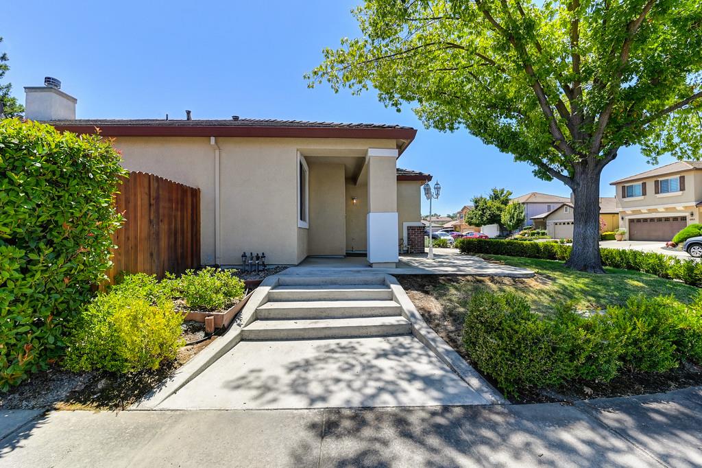 6820 Saddle Horse Way