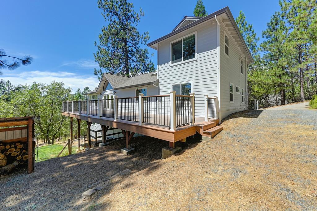 960 Cedar Pines Lane