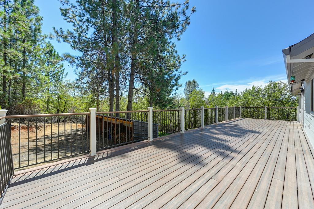 960 Cedar Pines Lane