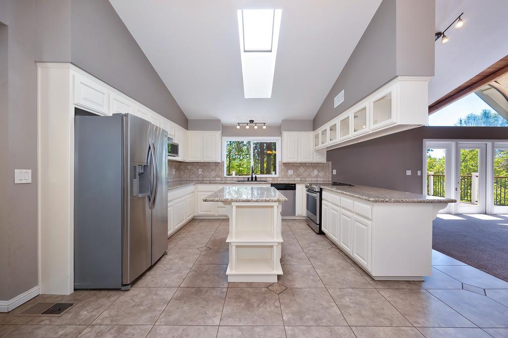 960 Cedar Pines Lane