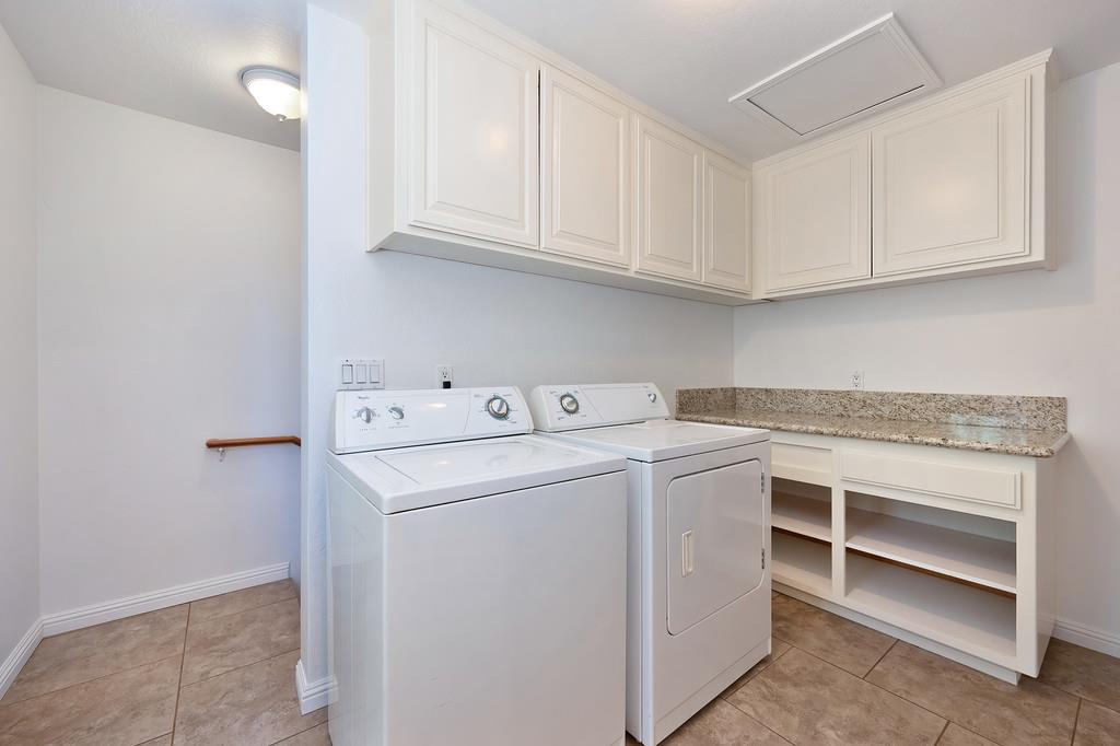 960 Cedar Pines Lane