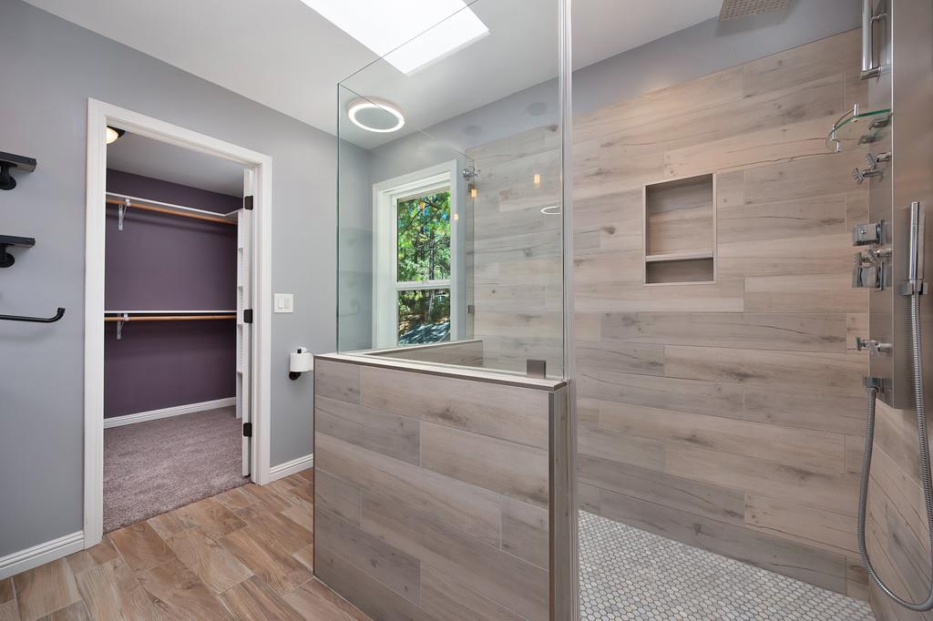 960 Cedar Pines Lane