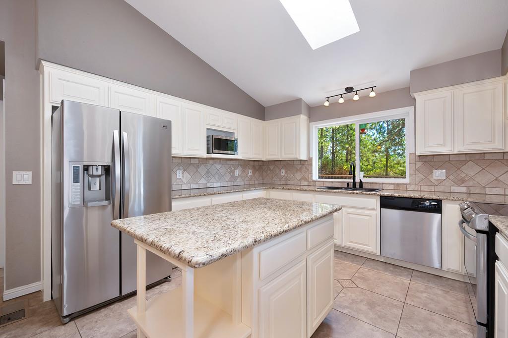 960 Cedar Pines Lane