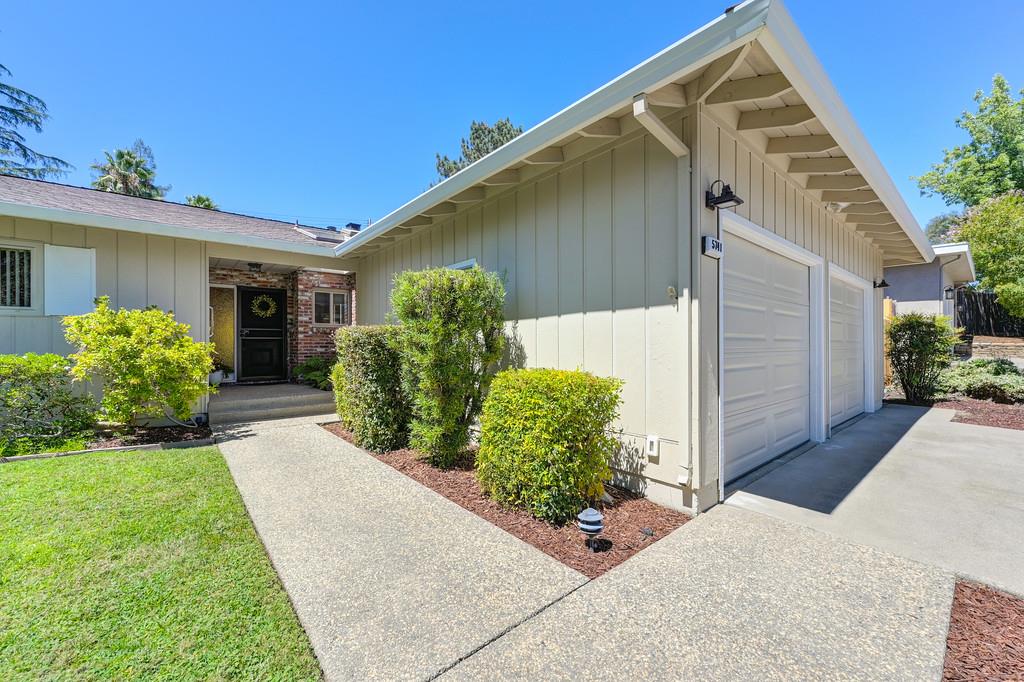 5741 Longwood Way