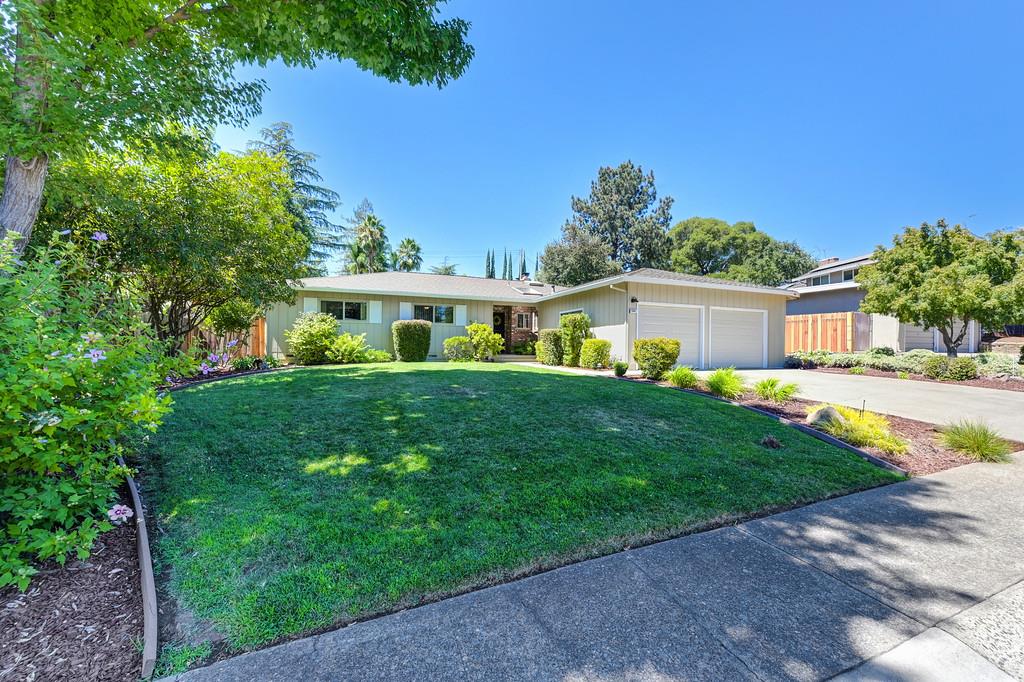 5741 Longwood Way