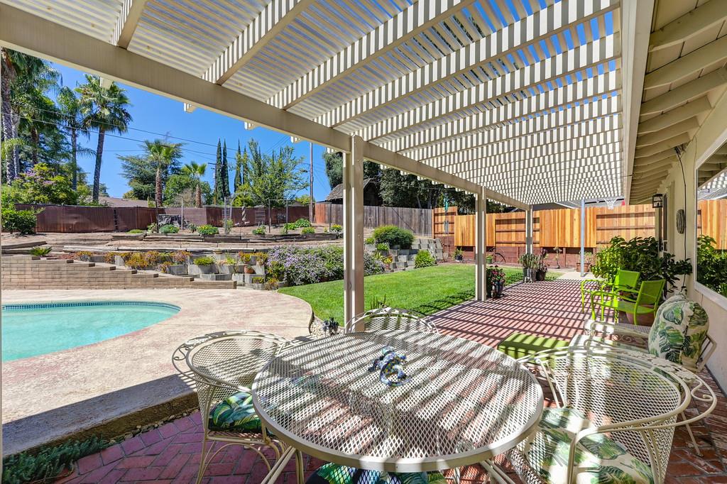 5741 Longwood Way