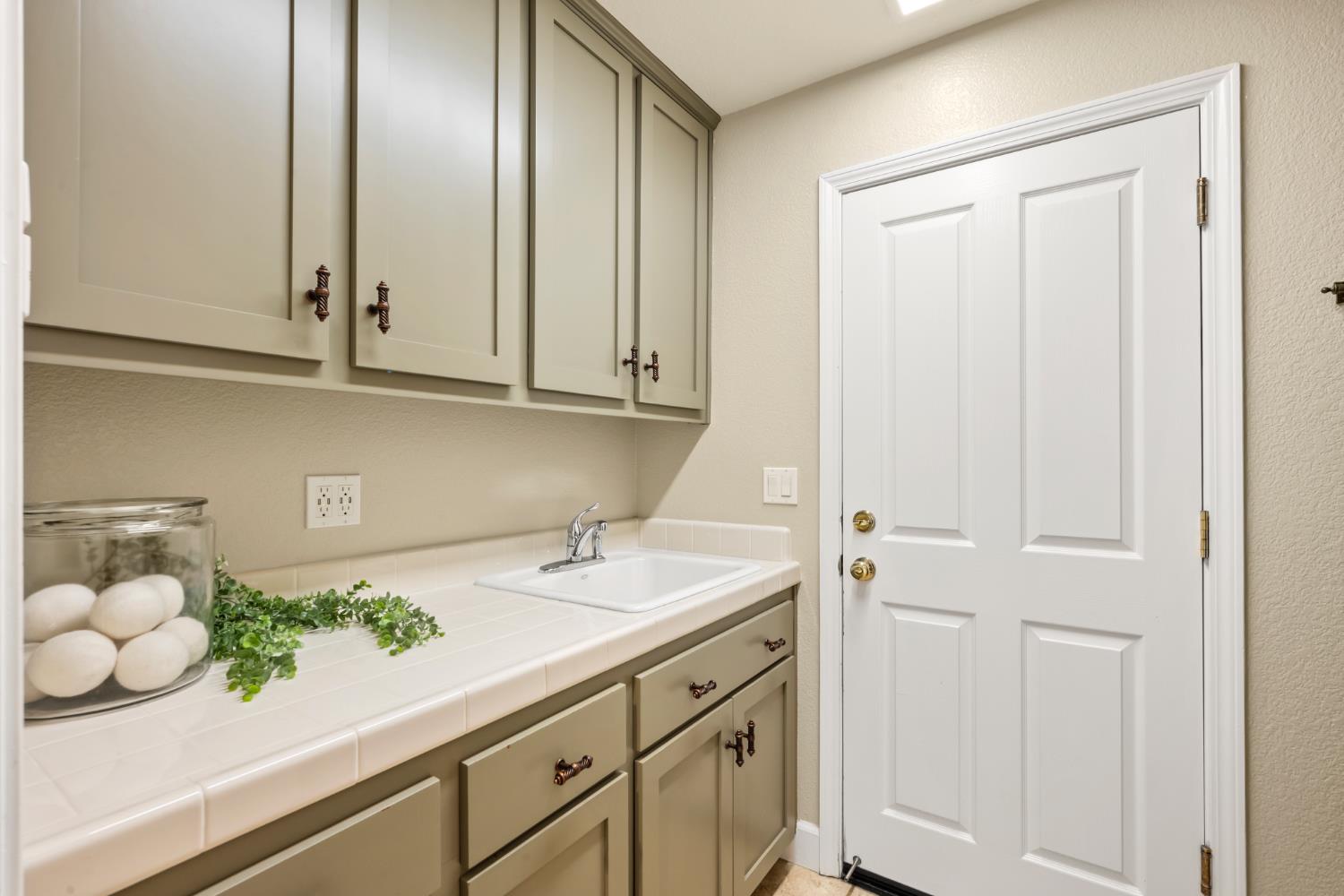 4085 Morningview Way