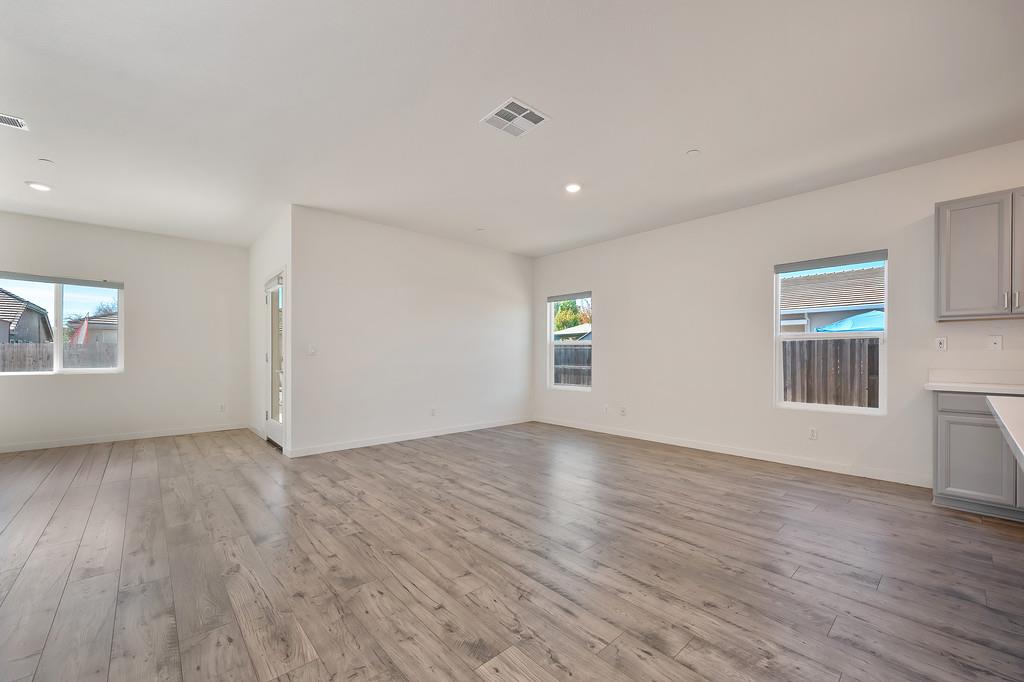 1390 Heartland Drive