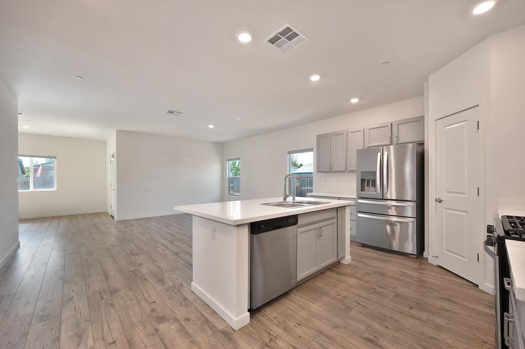 1390 Heartland Drive