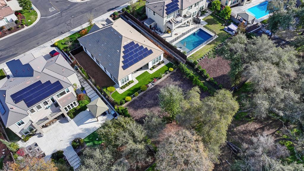 5855 Tree Swallow Circle