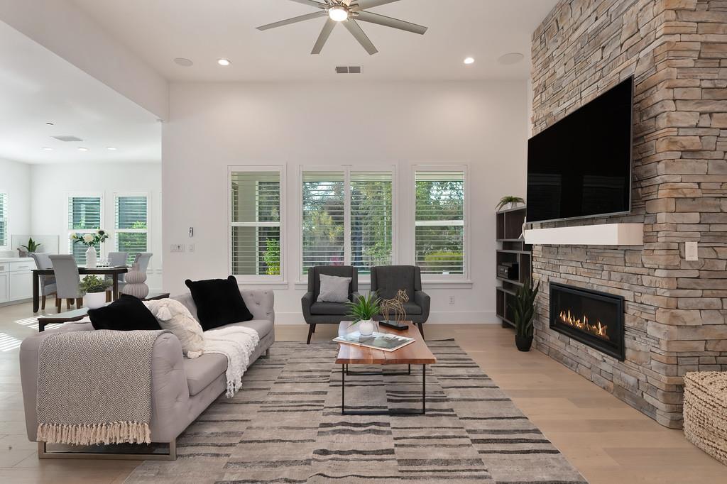 5855 Tree Swallow Circle