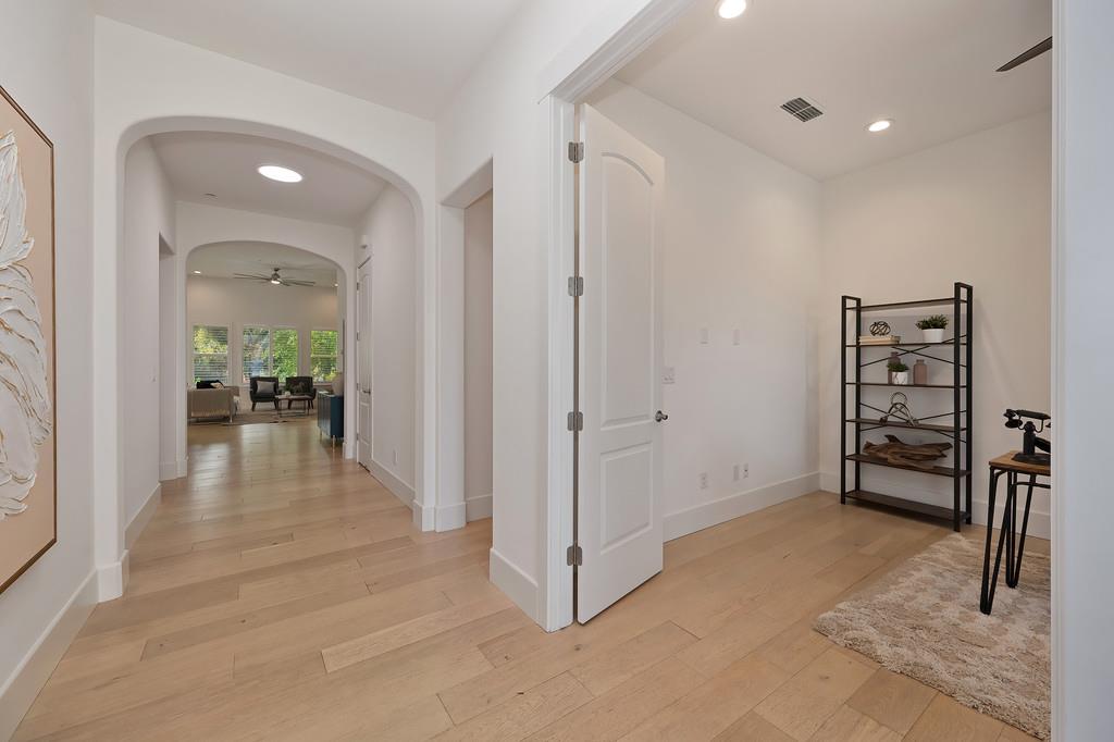 5855 Tree Swallow Circle