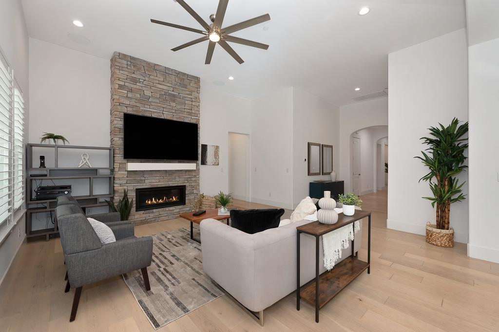 5855 Tree Swallow Circle