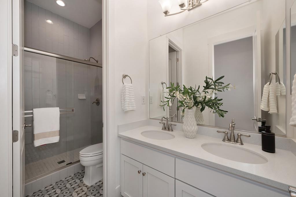 5855 Tree Swallow Circle