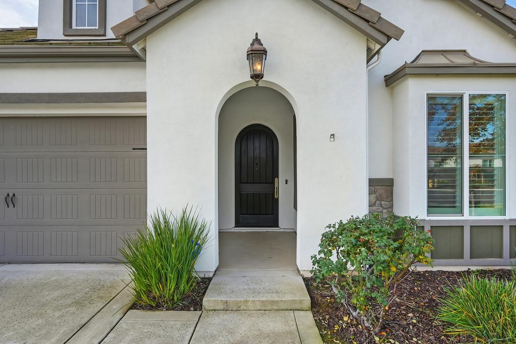 5855 Tree Swallow Circle