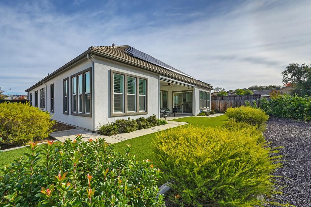 5855 Tree Swallow Circle