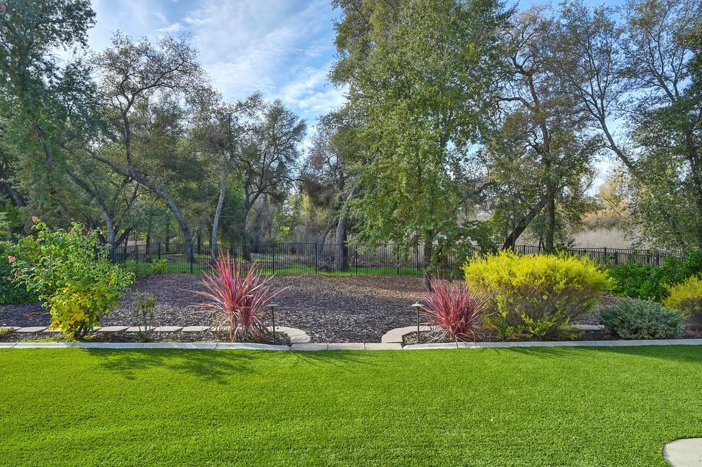 5855 Tree Swallow Circle