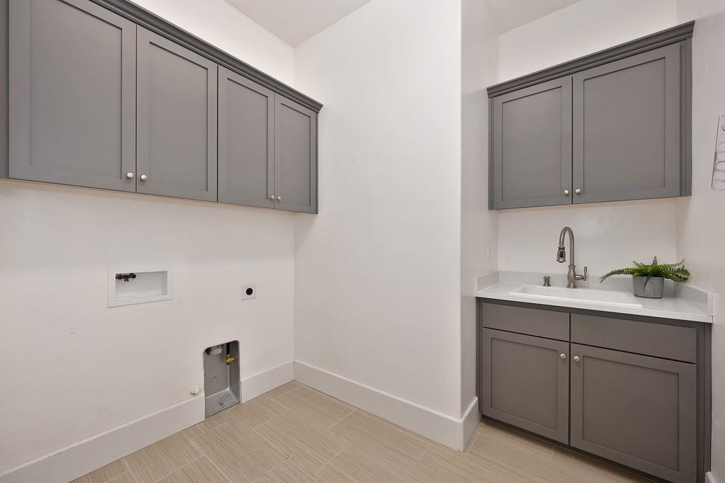 5855 Tree Swallow Circle