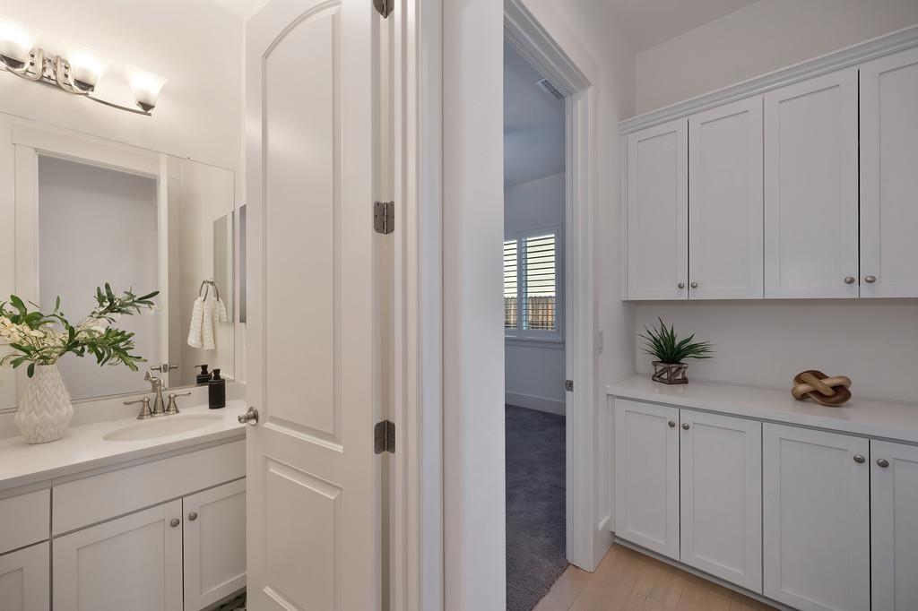 5855 Tree Swallow Circle