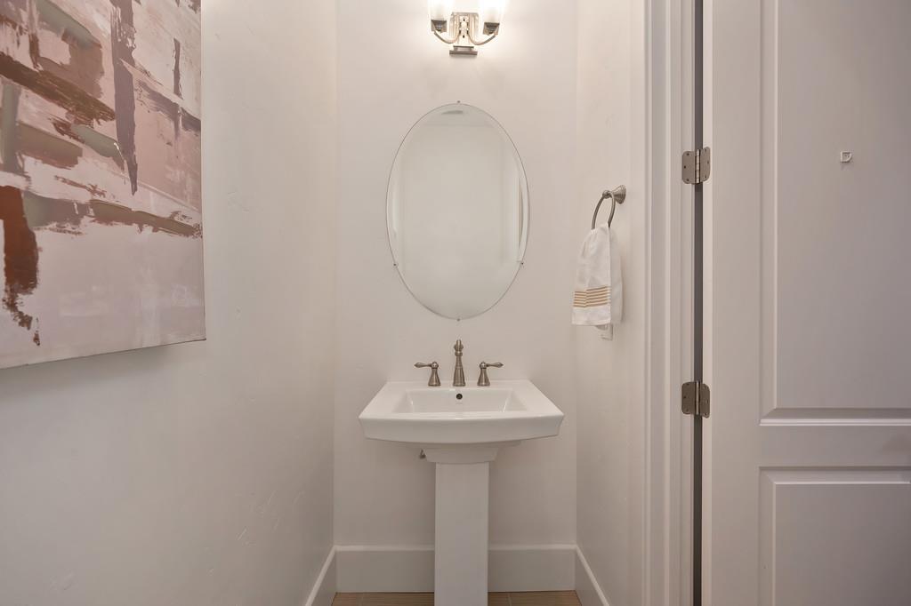 5855 Tree Swallow Circle