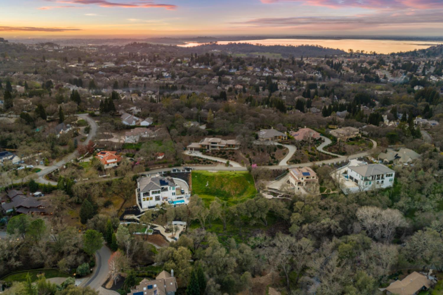 1201 Lomond Drive