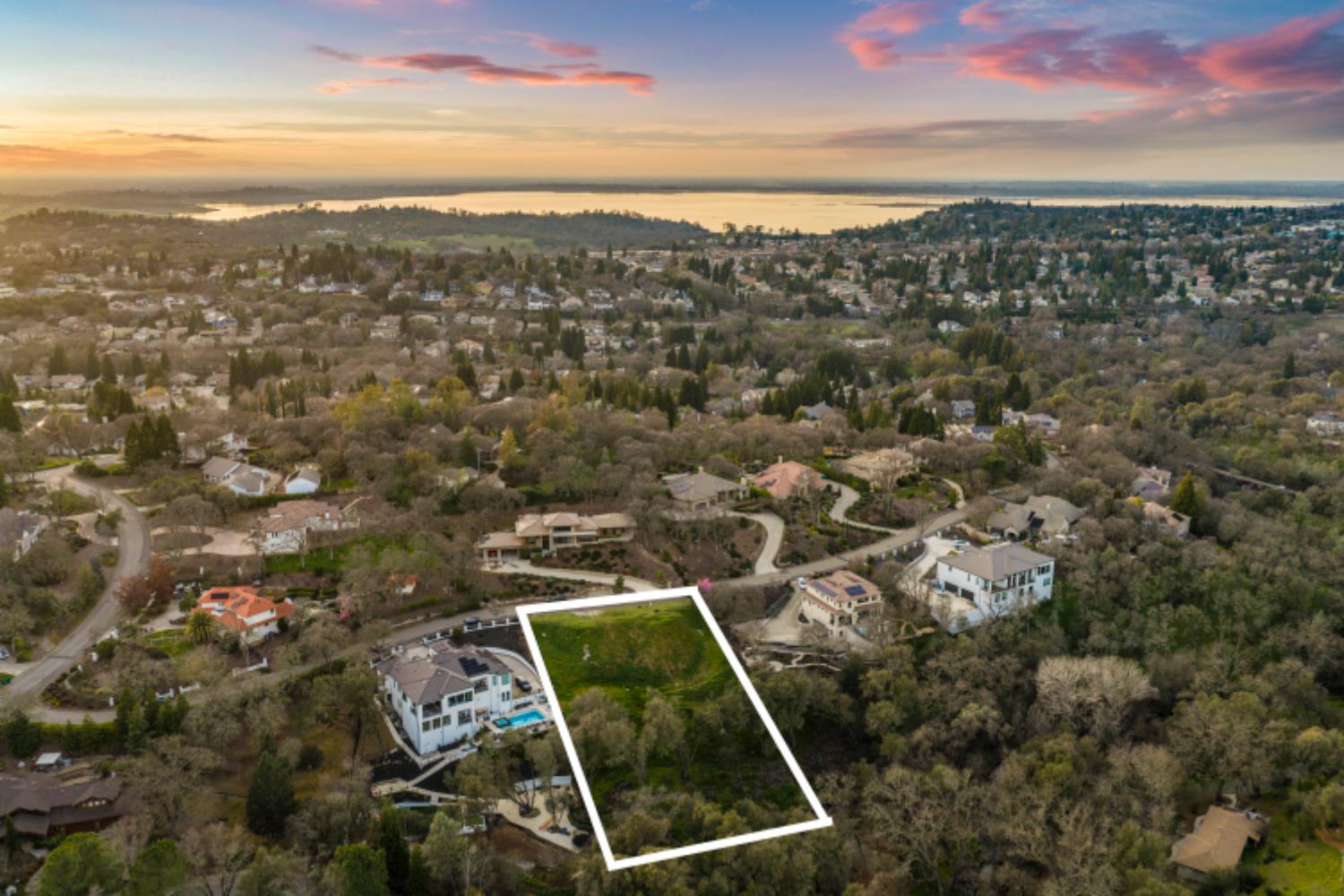 1201 Lomond Drive