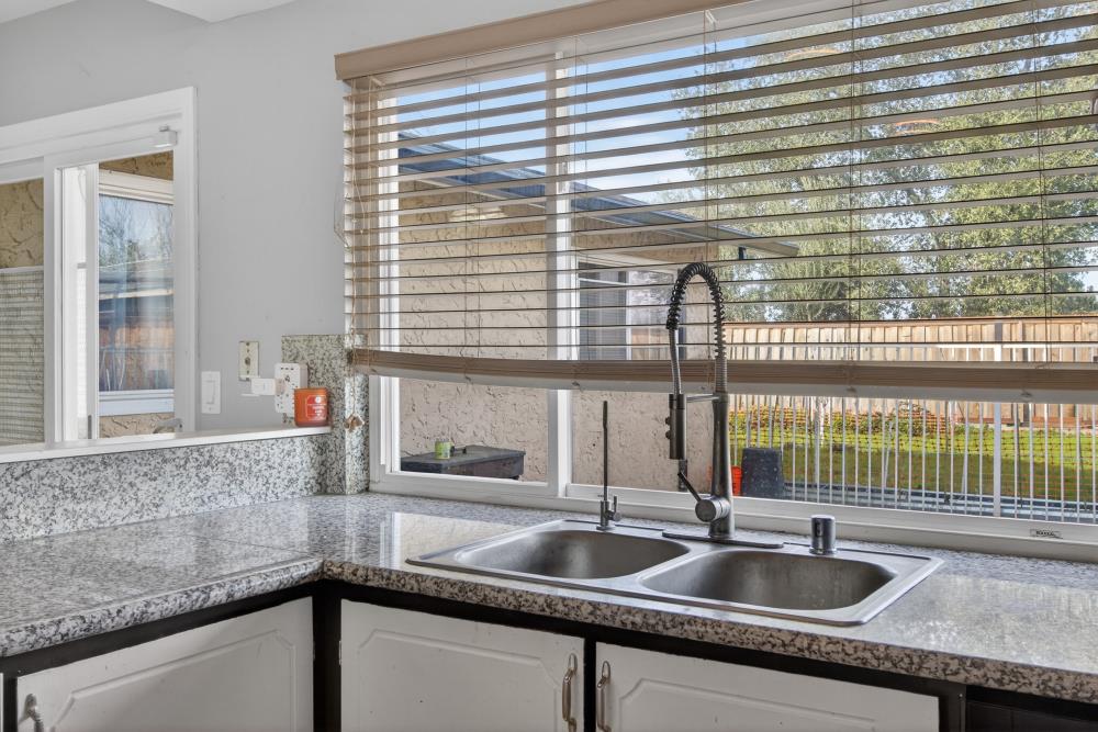 10185 Countryside Way