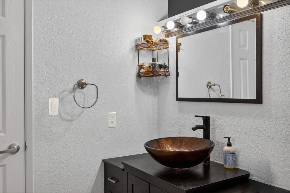 10185 Countryside Way