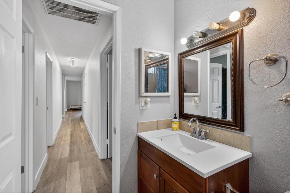 10185 Countryside Way