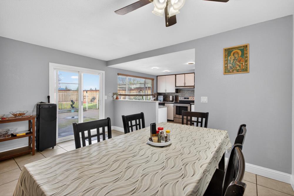 10185 Countryside Way