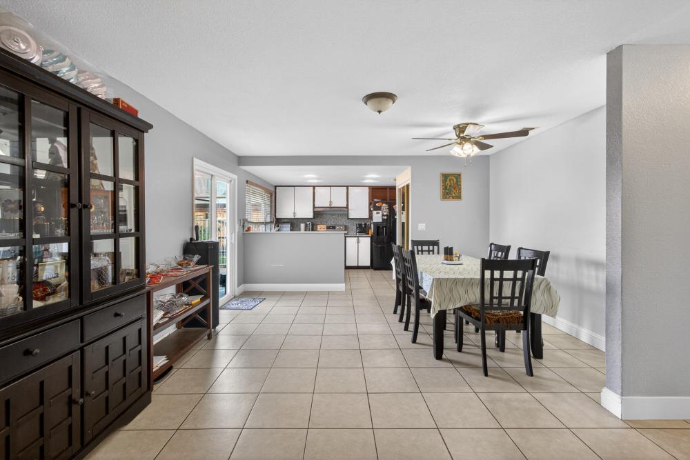 10185 Countryside Way