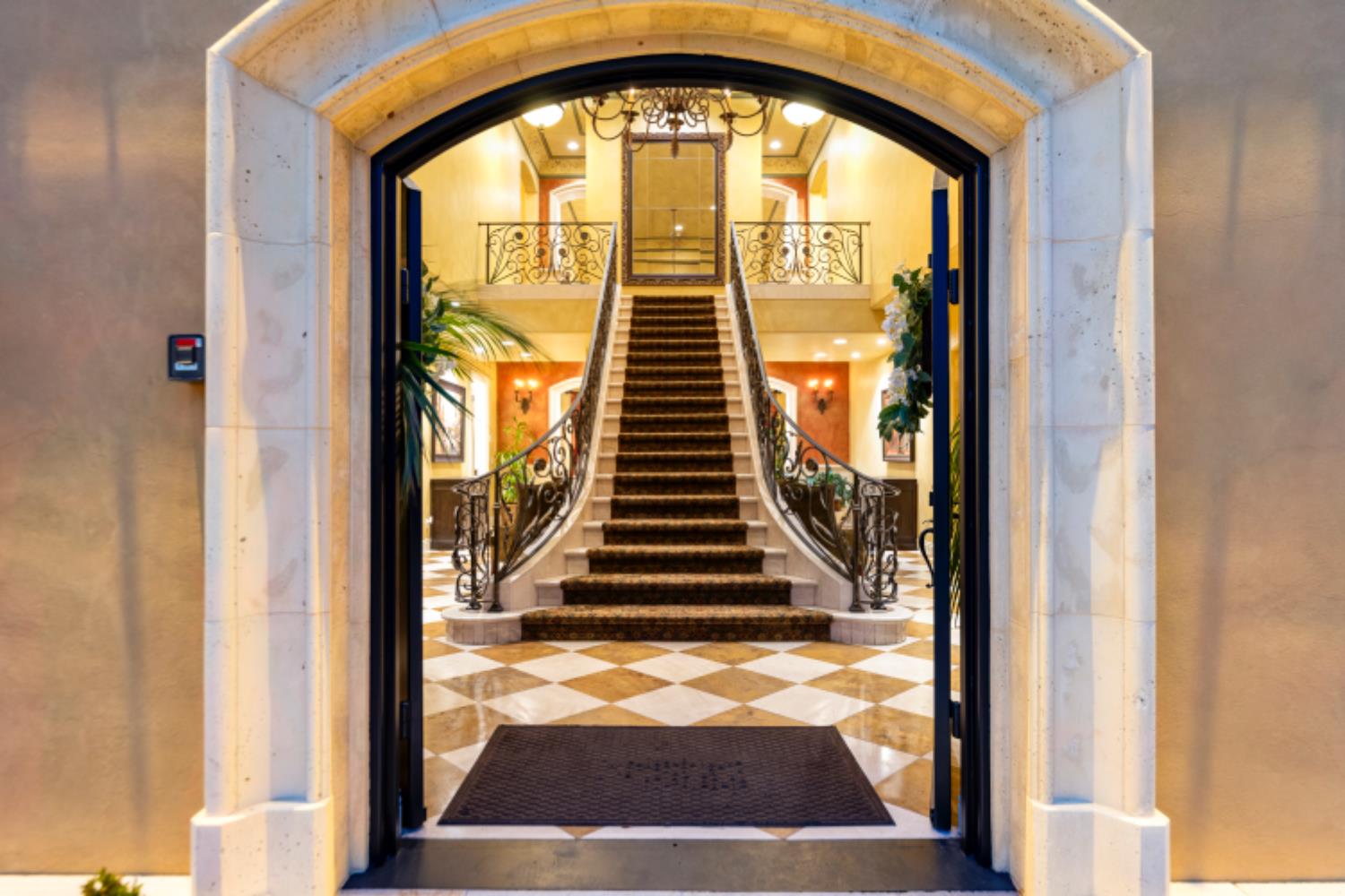 1210 Arden Hills Lane