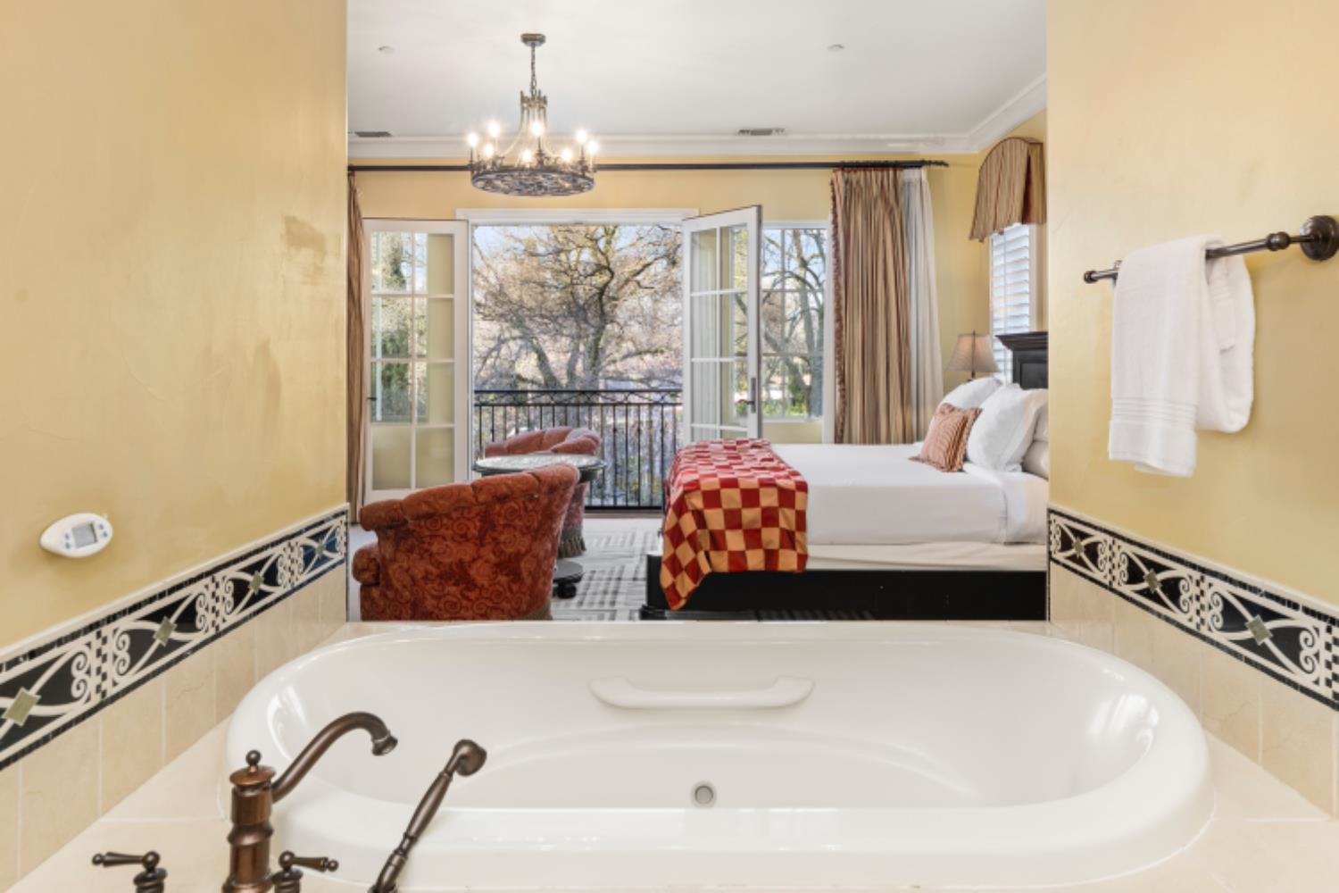 1210 Arden Hills Lane