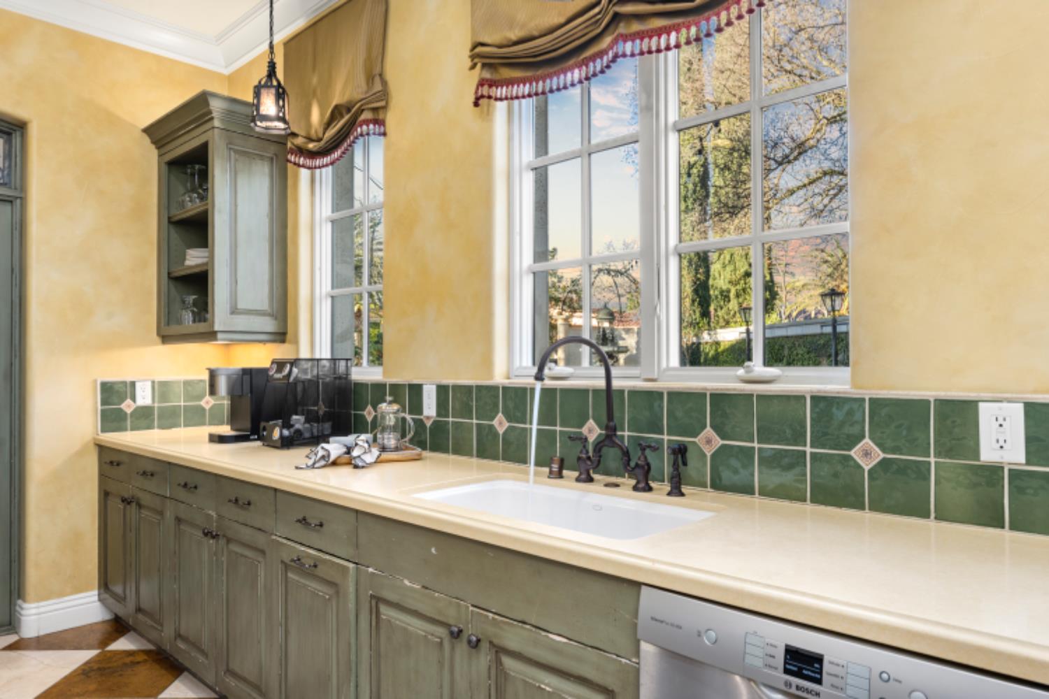 1210 Arden Hills Lane