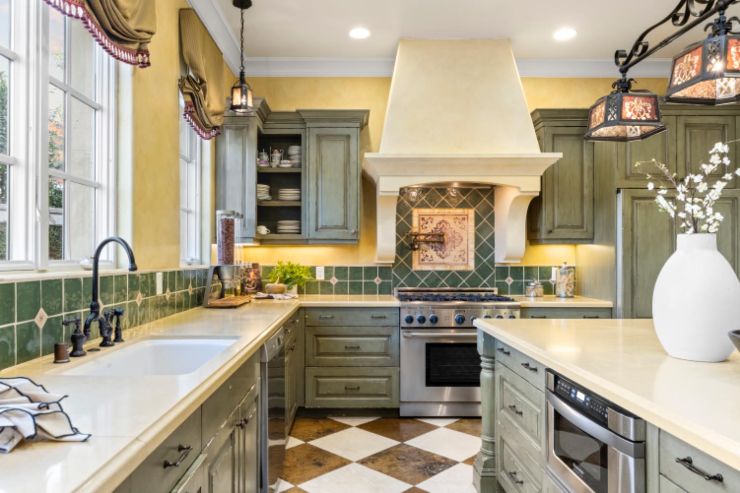 1210 Arden Hills Lane